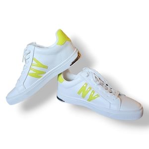 DKNY Abeni Lace-Up Sneaker SIZE 8.5